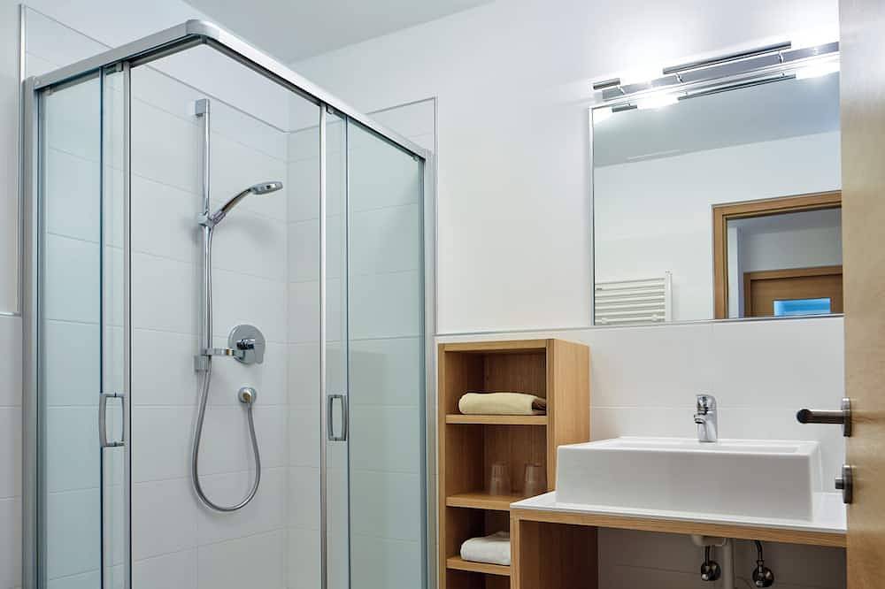 Ganze Wohnung, Apartments Schwarzlehen Idyllische Auszeit mit Bio-Pool inmitten grüner Natur in Naturns, Ortleralpen