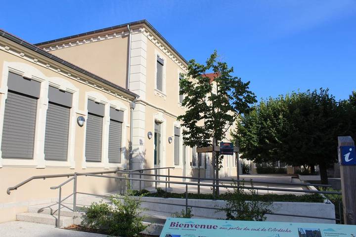 Hôtel pour 2 personnes, avec terrasse, animaux acceptés à Baix - 3