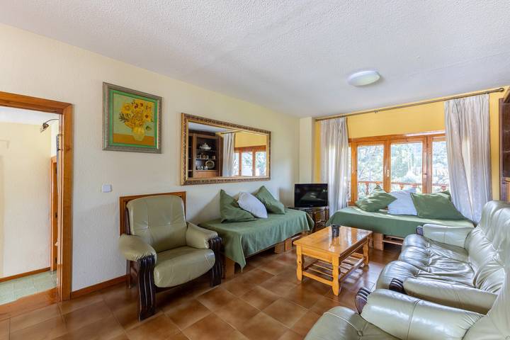 Ganze Wohnung, 'Casa De Campo La Viña' mit Bergblick, Wi-Fi und Klimaanlage in Pelayos de la Presa, Madrid Province