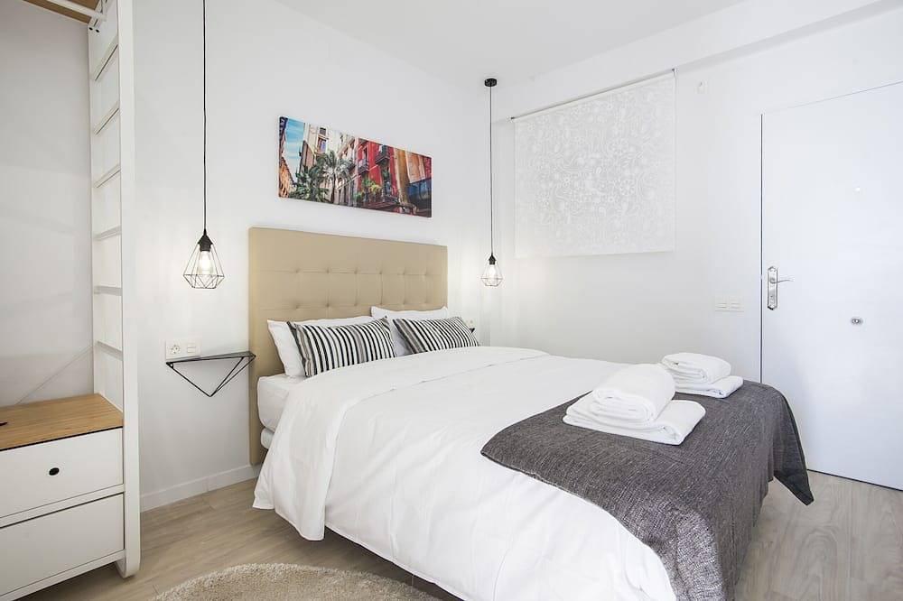 Entire apartment, Beachfront Penthouse Zc2B6 in Castelldefels, Baix Llobregat