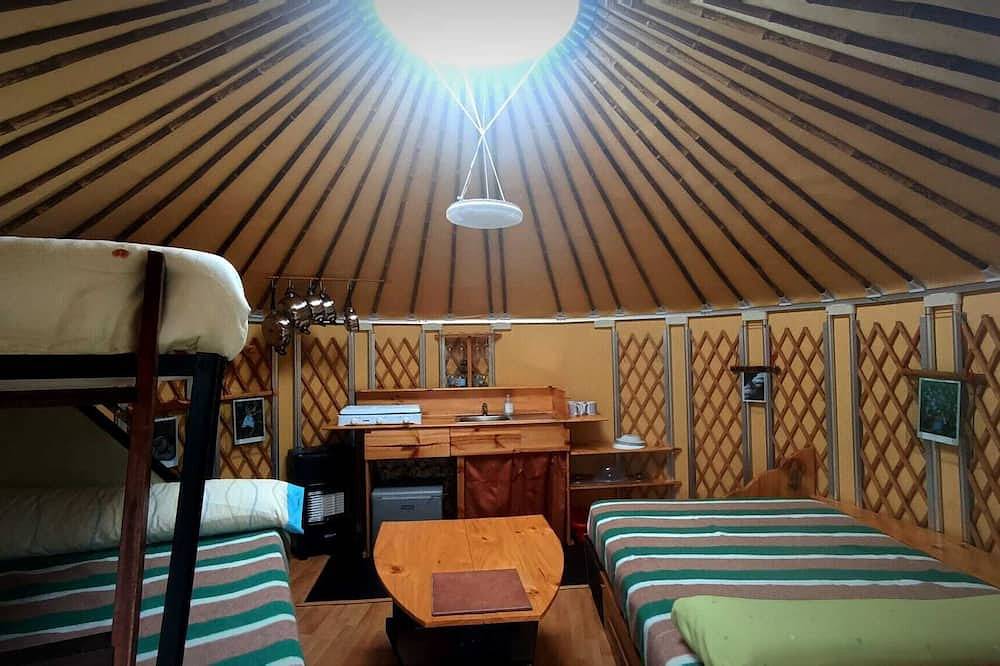 Yurt for 5... in Bogo, A Pontenova