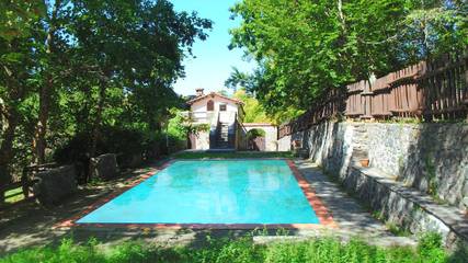 Gîte pour 6 personnes, avec jardin et piscine à Piteglio