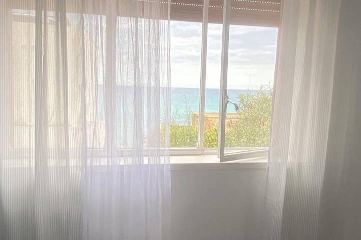 Semi-detached villa 10 mt from the sea of Noto Marina, sleeps 6, yes animals in Lido di Noto, Région de Noto