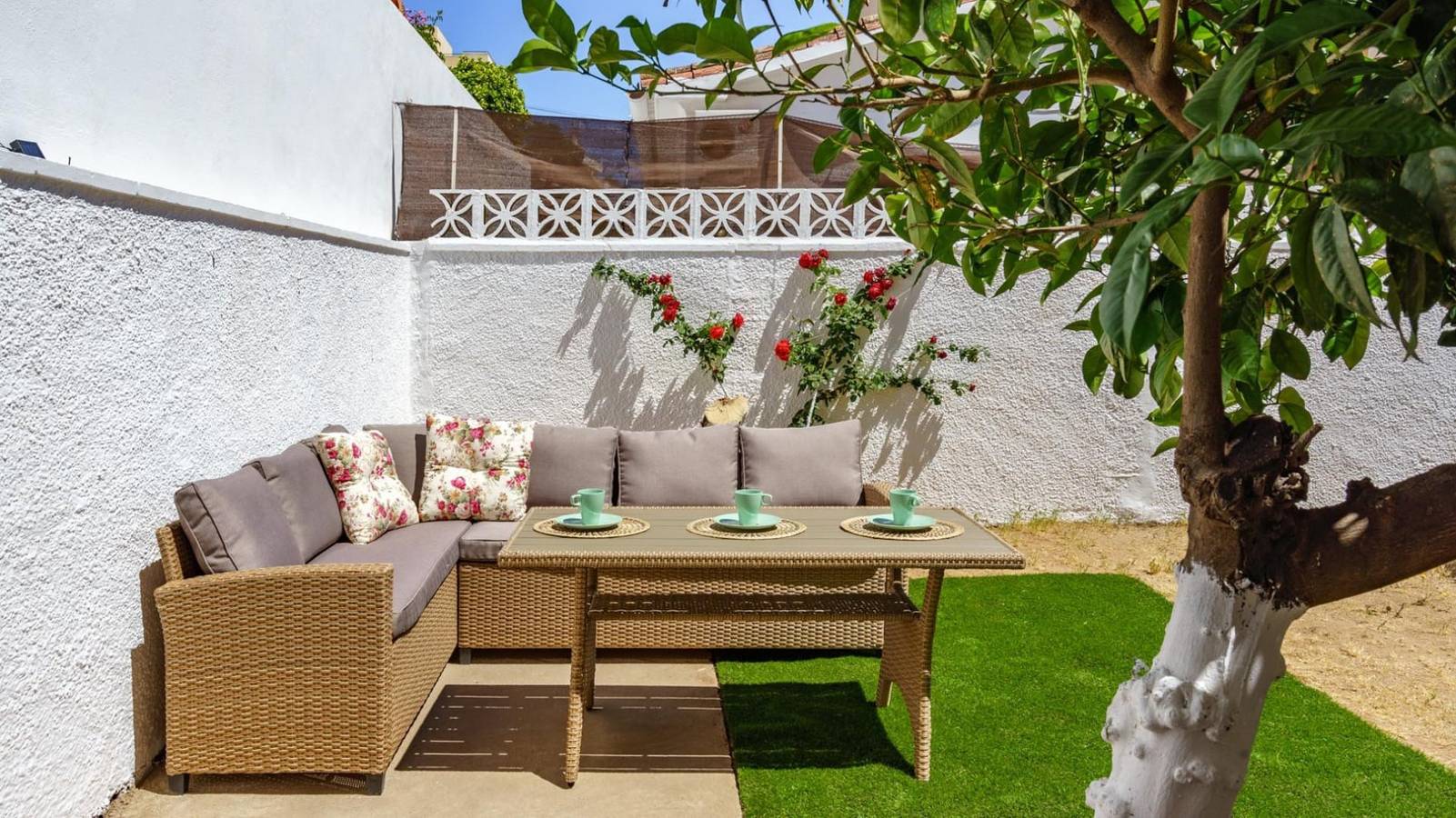 Apartamento entero, Apartamento de vacaciones para 3 personas con jardín in Fuengirola, Costa del Sol