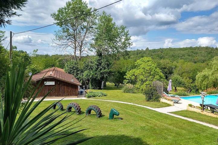 Location de vacances pour 6 personnes, avec jardin, animaux acceptés à Domme