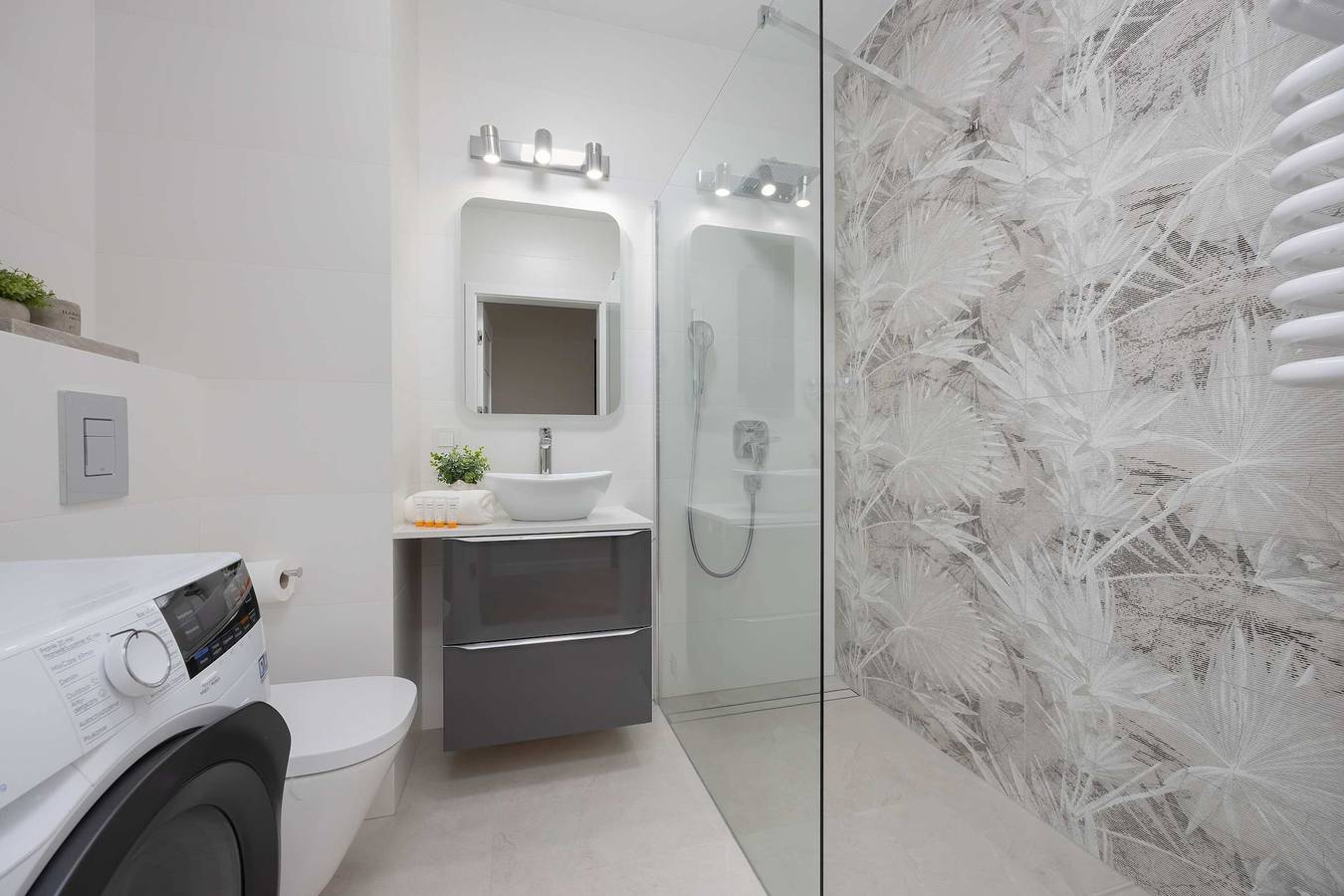 Entire apartment, Al. Jerozolimskie 190 | Warsaw | Beige Apartment | Parking in Warsaw, Masovia