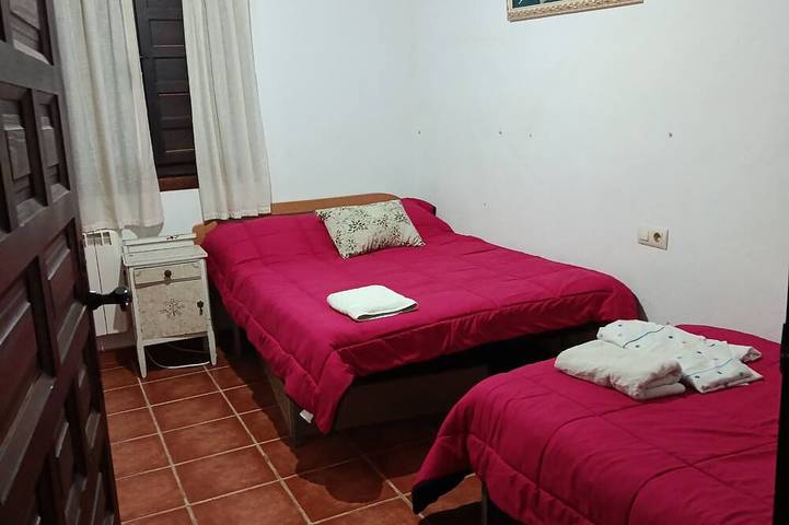 Country cottage. Totally isolated. Near Petrola salt lakes in Pétrola, Albacete Provinz