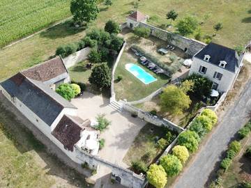 Chambre d’hôte pour 3 personnes, avec jardin ainsi que vue et piscine à Cravant-les-Côteaux