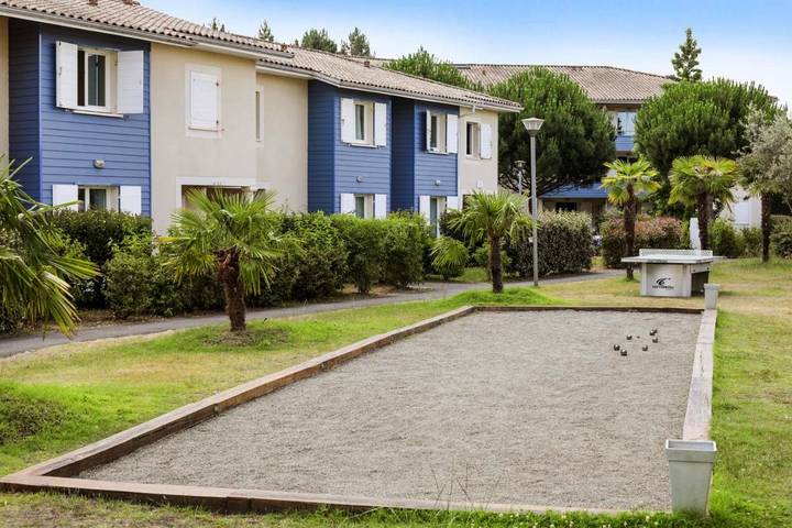 Location de vacances pour 6 personnes, avec piscine et jardin à Saint-Jean-d'Illac - 4