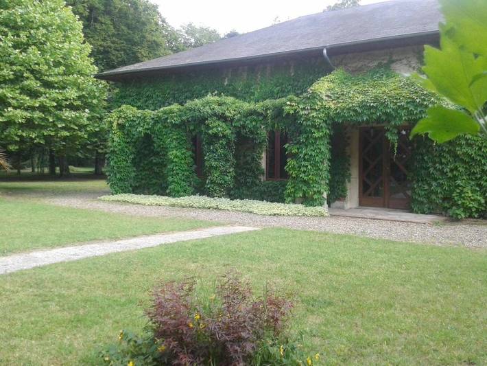 Chambre d’hôte pour 3 personnes, avec sauna ainsi que piscine et jardin