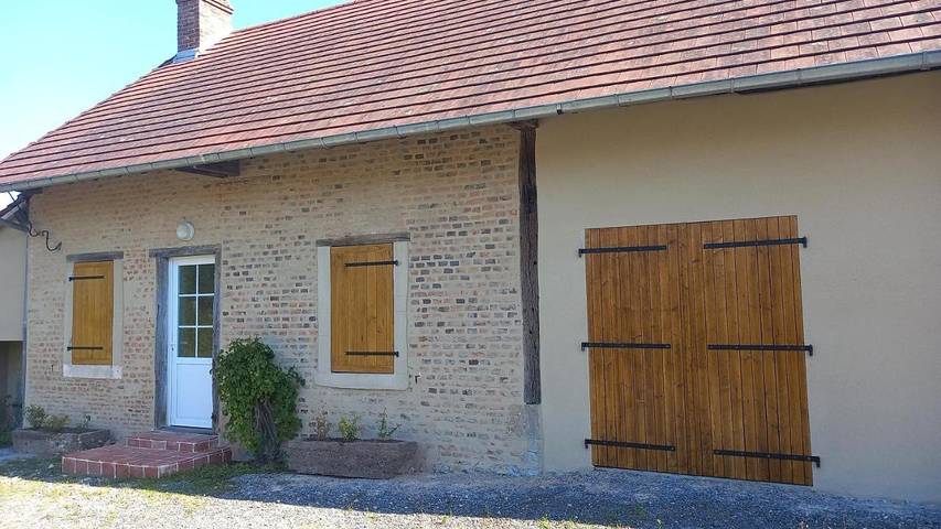 Location de vacances pour 5 personnes, avec vue et jardin à Pierrefitte-sur-Loire