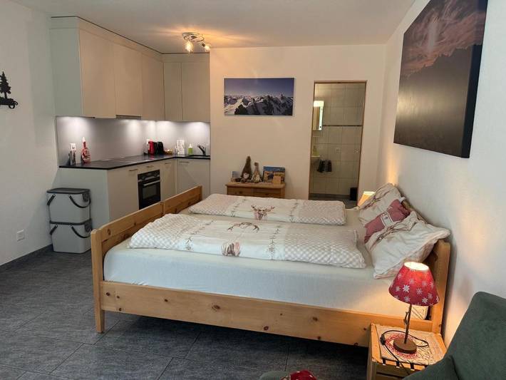Ferienwohnung für 3 Personen, mit Whirlpool und Terrasse sowie Garten und Ausblick