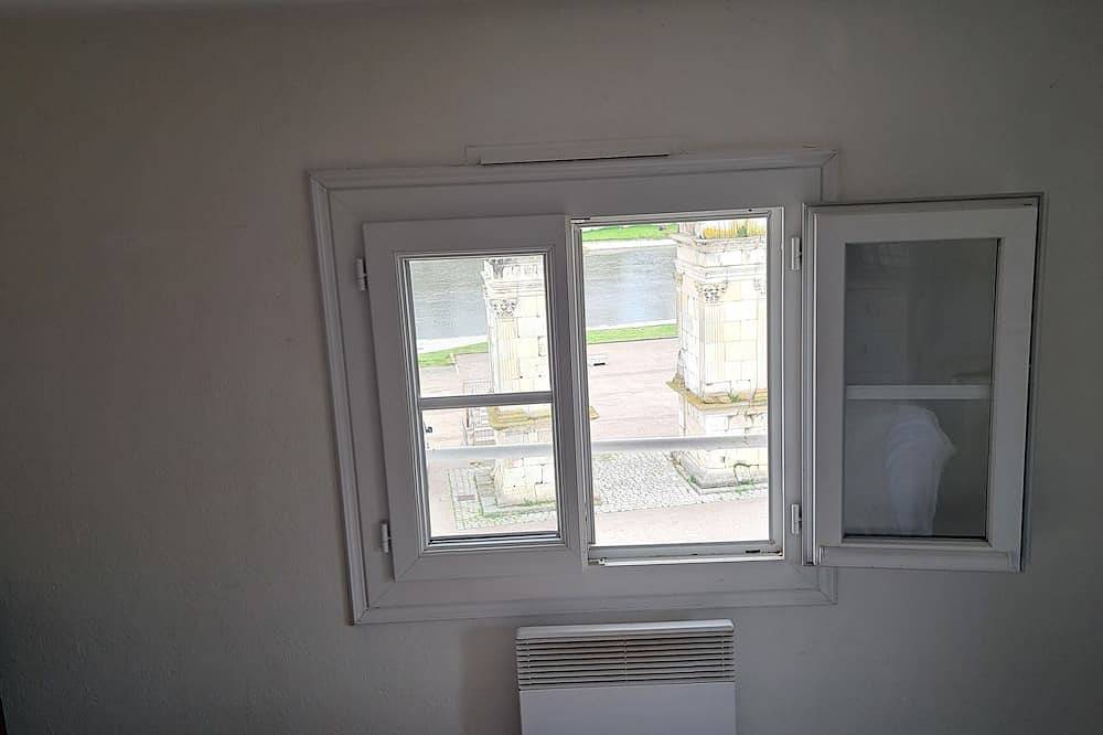 Entire apartment, Duplex with panoramic view of Saintes in Saintes, Saintes region