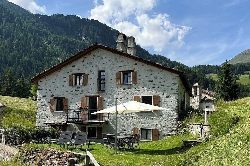 Ferienhaus freistehend, romantisch, in Val Poschiavo, nahe Engadin in S. Carlo (Poschiavo), Poschiavo