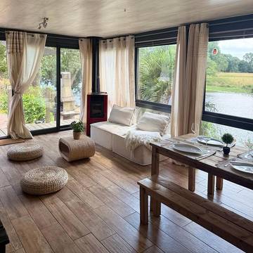 Gîte pour 6 personnes, avec jardin et jacuzzi à Argenton-l'Église
