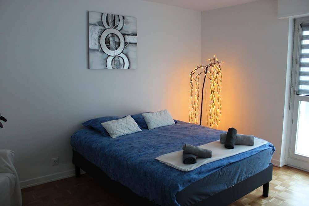 Entire apartment, Quiet, spacious F4 for families or professionals with private parking in Illzach, Mulhouse region