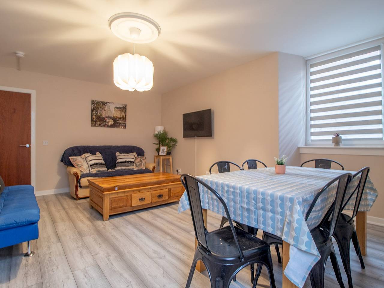 Entire apartment, City Gem Main Door & Parking | Pass the Keys in Glasgow, Greater Glasgow and Clyde Valley