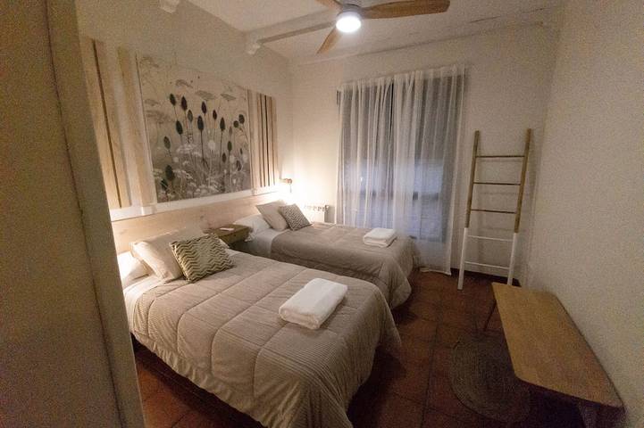 Country House 5000sqm · Pool · Paddel · Bbq · 1h f/ Madrid-ávila-toledo · 16pax in El Tiemblo, Ávila und Umgebung