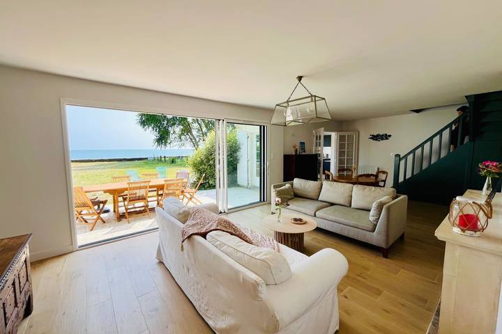 Location de vacances pour 10 personnes, avec terrasse et jardin dans Plage du Roaliguen - 2