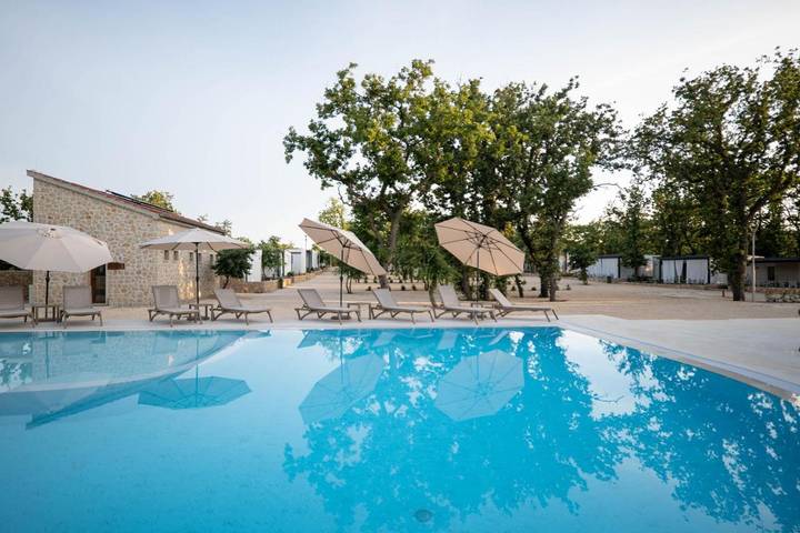 Camping pour 2 personnes, avec piscine ainsi que terrasse et jardin, animaux acceptés en Dalmatie - 3