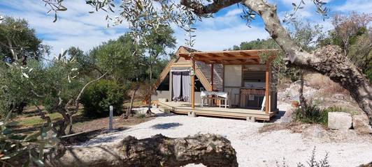 Bungalow für 2 Personen, mit Terrasse und Garten sowie Ausblick in San Vincenzo