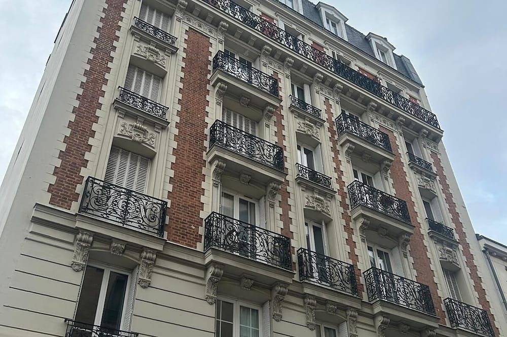Apartamento entero, Cocon de Bonheur 5 min St Lazare Paris in Asnières-sur-Seine, Altos del Sena