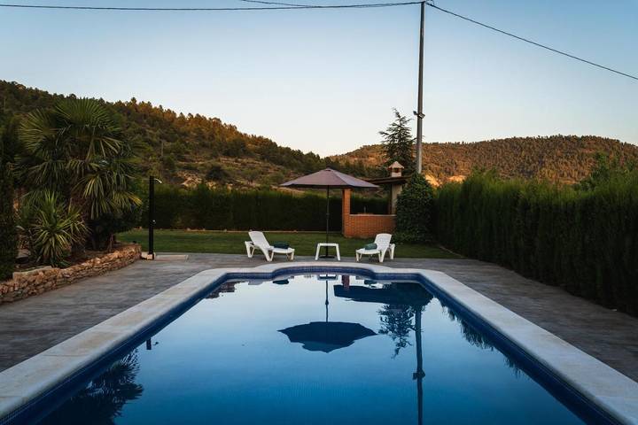 Casa de vacaciones para 16 personas, con Balcón y Jacuzzi además de Terraza y Jardín en Provincia de Albacete - 4