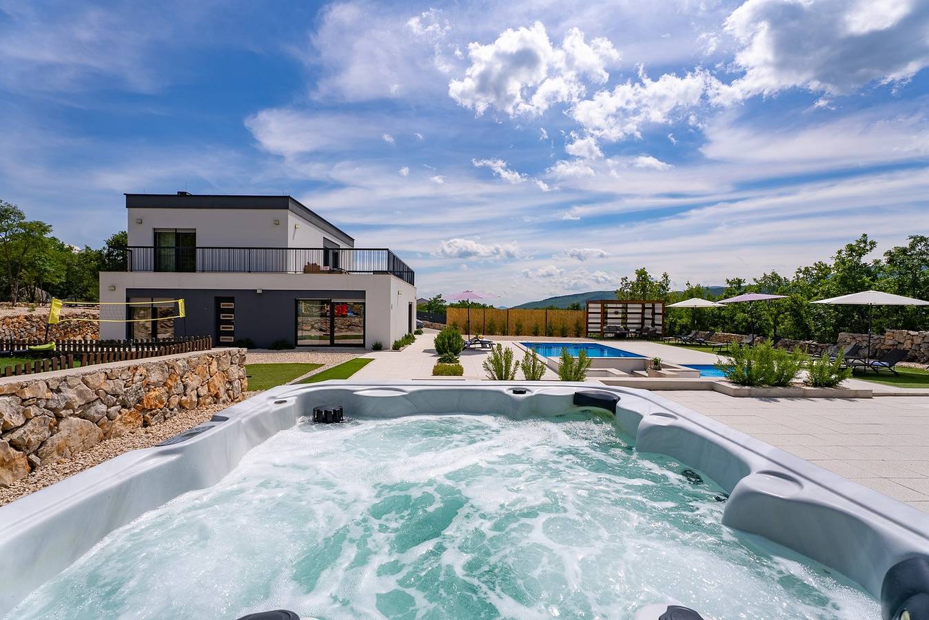 Villa Begovina mit privatem beheiztem Pool, Whirlpool, 4 Schlafzimmern in Imotski, Makarska Riviera