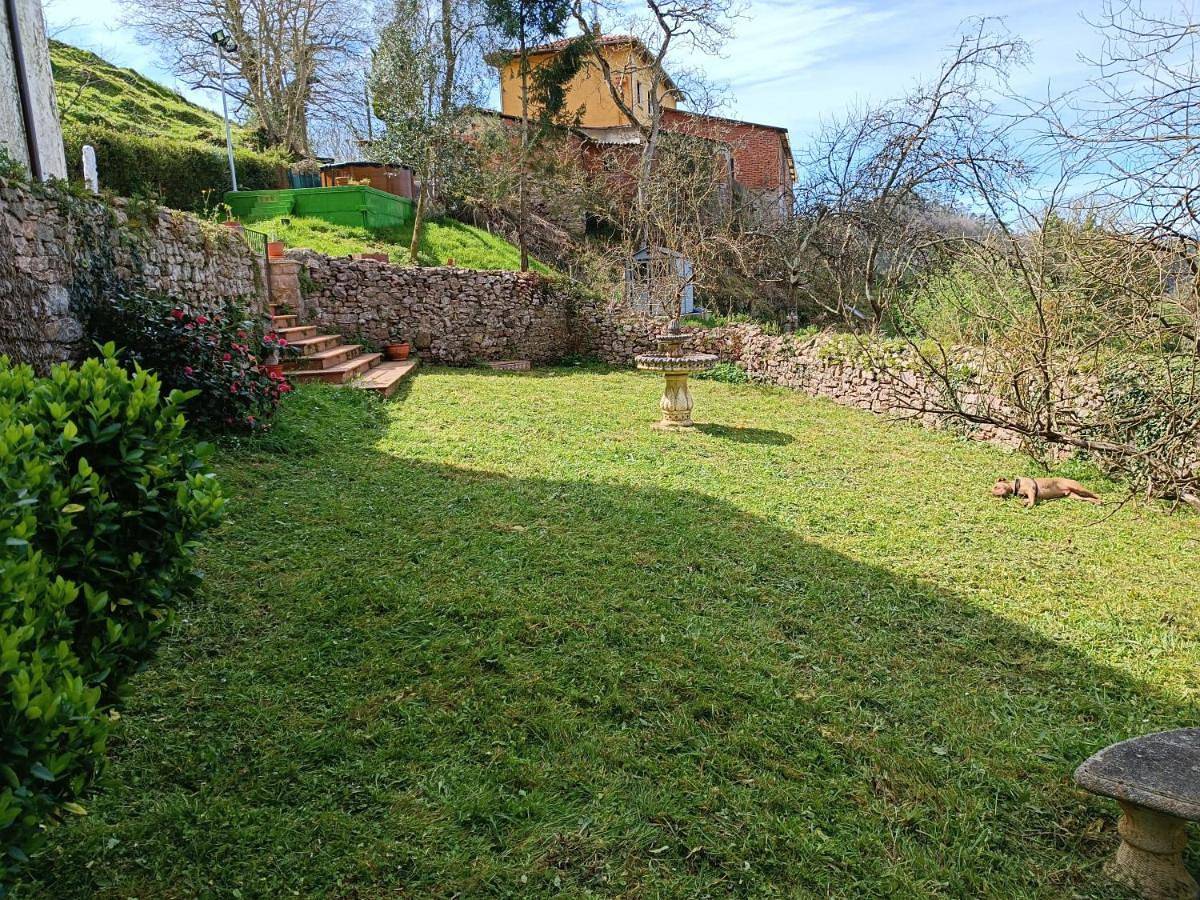 Three-Bedroom House in Soto del Barco, Costa Verde
