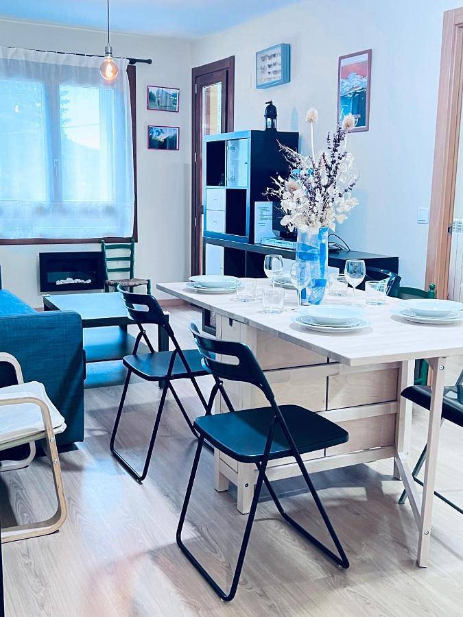 Apartamento de vacaciones para 4 personas, con vistas además de balcón y jardín - 1