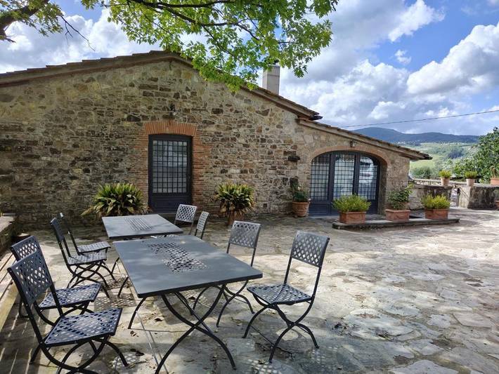 Agriturismo per 2 persone, con giardino e terrazza nonché panorama in Pontassieve