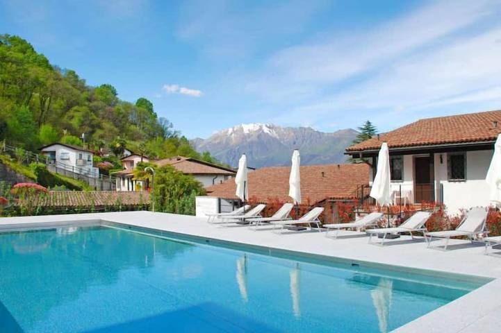 Ferienwohnung für 4 Personen, mit Pool und Balkon - 1
