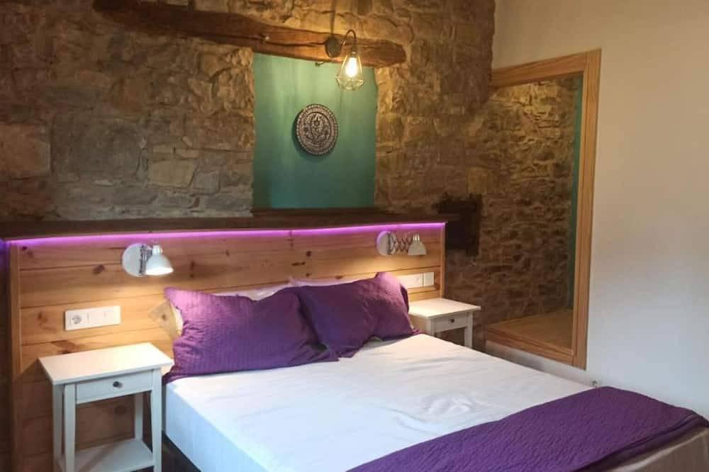 Casa Rural Ttipiaenea Landetxea in Iza, Navarra Provinz