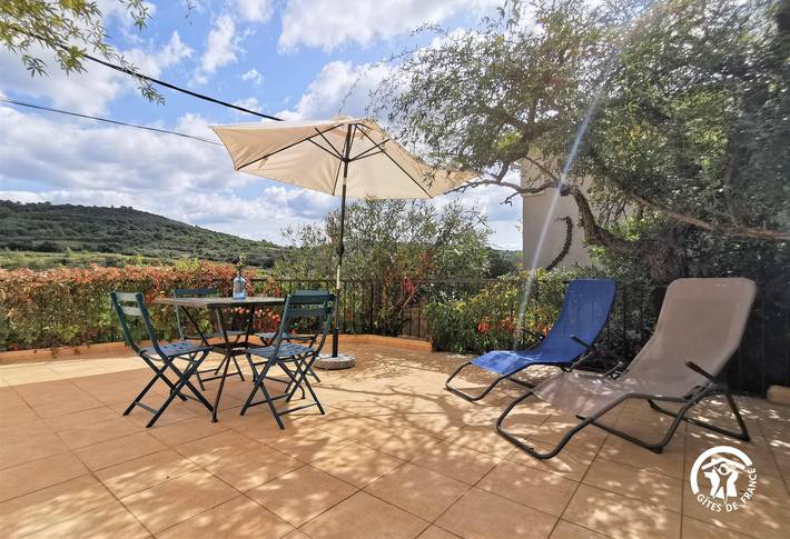 Gîte pour 13 personnes, avec Terrasse et Jardin à Gabian