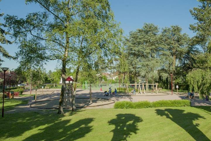 Gîte pour 11 personnes, avec terrasse à Luzy - 3