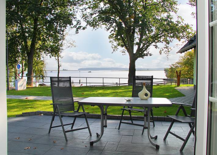 Ferienwohnung für 4 Personen, mit Garten und Terrasse sowie Seeblick