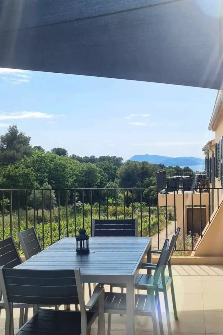 Location de vacances pour 7 personnes, avec piscine et jardin à Le Pradet - 4