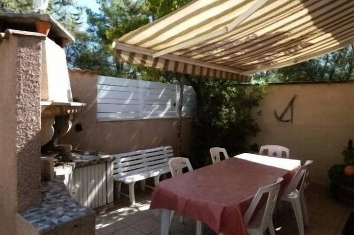 Ferienhaus für 7 Personen, mit Terrasse und Garten - 1