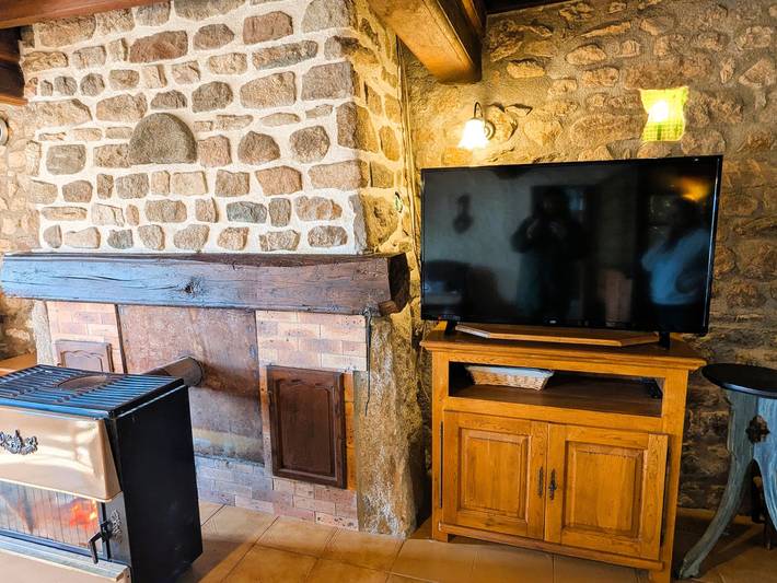 Charmantes renoviertes 3-Zimmer-Haus im Morvan in Quarré-les-Tombes, Naturpark Morvan
