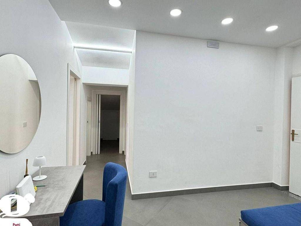 Ganze Wohnung, Penthouse by the sea with breathtaking view in Marina di Patti, Patti