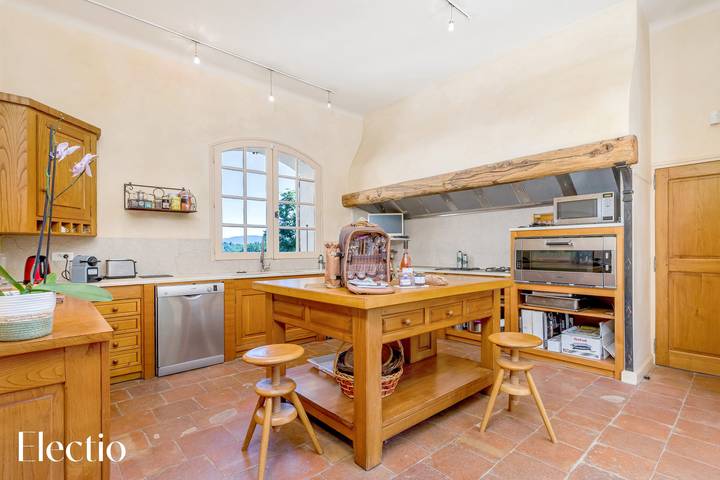 Location de vacances pour 10 personnes, avec jardin et piscine, adapté aux familles à Le Puy-Sainte-Réparade - 3