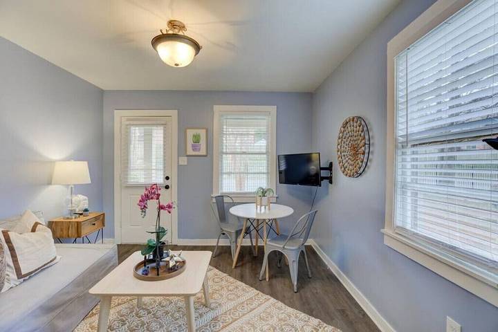 Apartment for 2 people, with balcony in Memphis