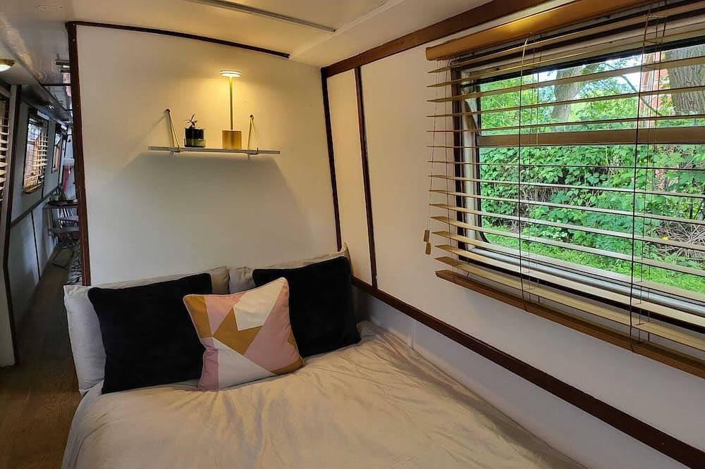 Lovely Canal Boat in Little Venice for Family & Friends in London, Südostengland