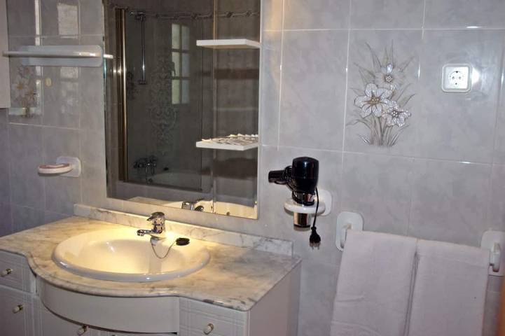 Ganze Wohnung, B & B Casa Carrión - ganz in der Nähe von Caminito del Rey und El Chorro in Álora, Málaga Provinz