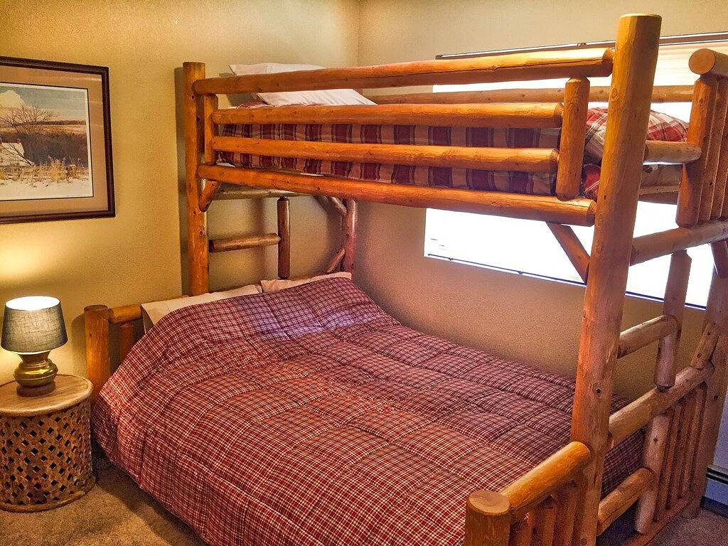 Schwimmbad. Whirlpool. Fitnessstudio. Garage. Schön renoviertes Reihenhaus in ausgezeichneter Lage. in Frisco, Arapaho and Roosevelt National Forests