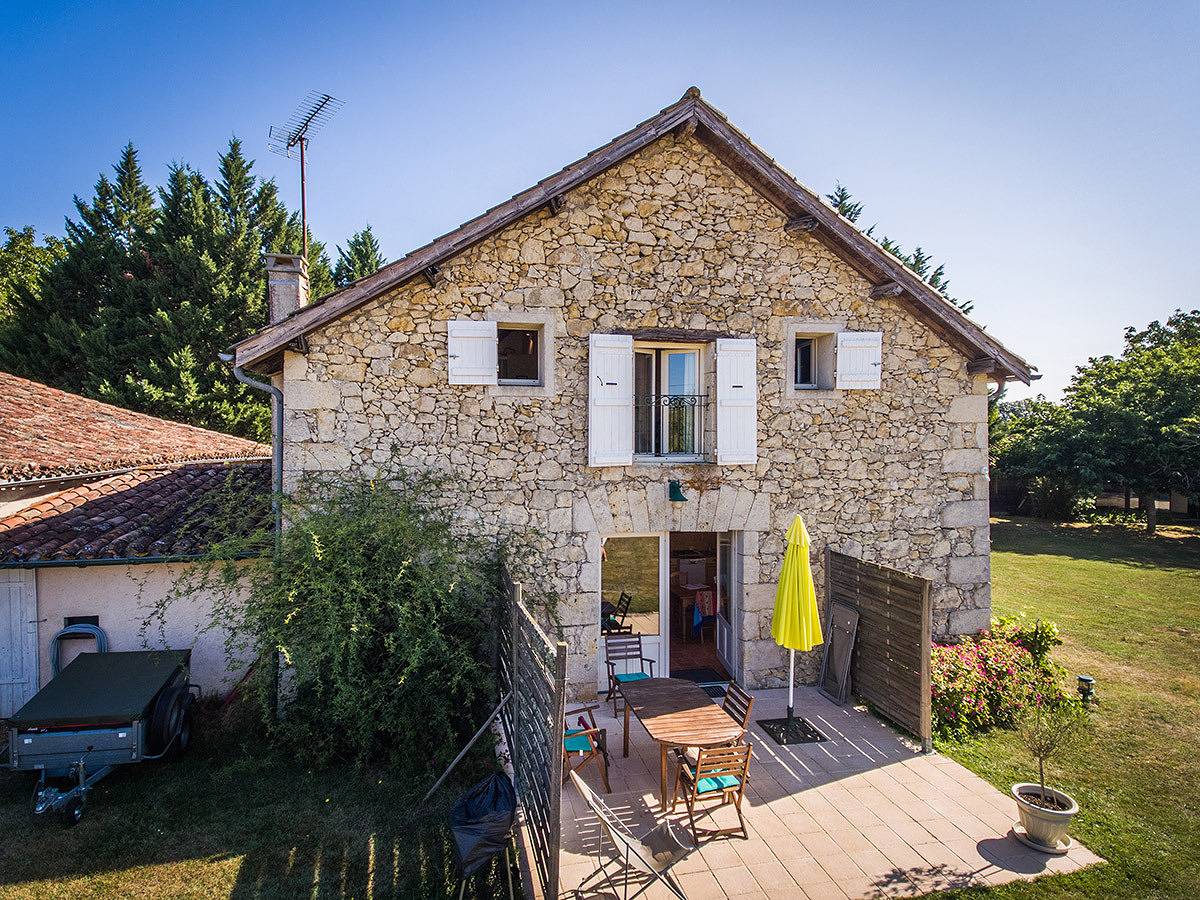 Gite Haras - Gîtes de Pellecahus,piscine chauffée et lac de pêche in La Romieu, Gers
