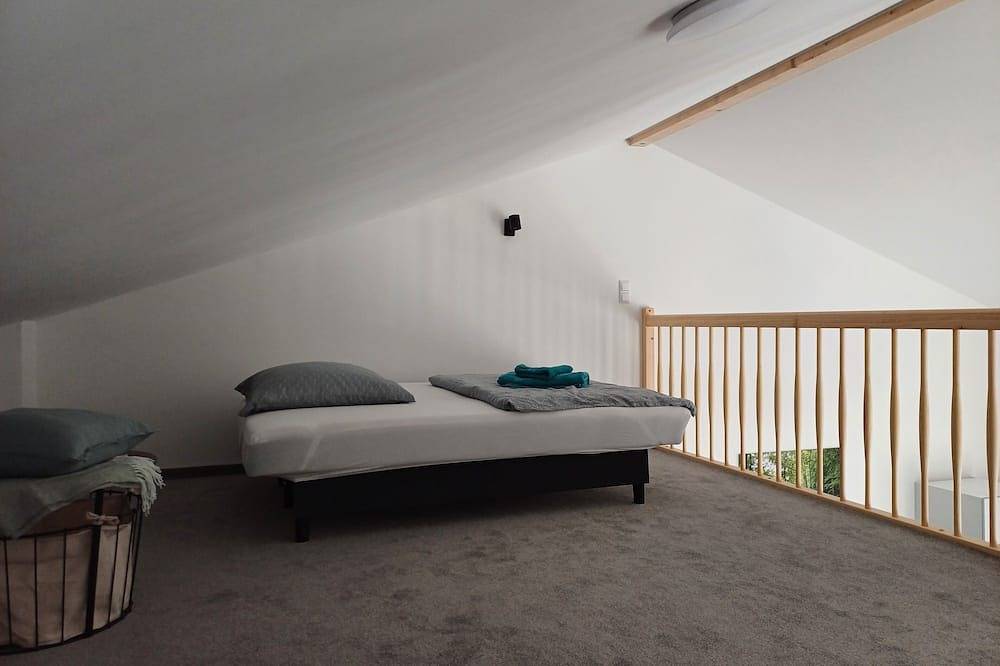Entire apartment, 2 vacation apartments with shared large balcony for 8 to 10 people can be booked in Nordwestuckermark, Uckermark region