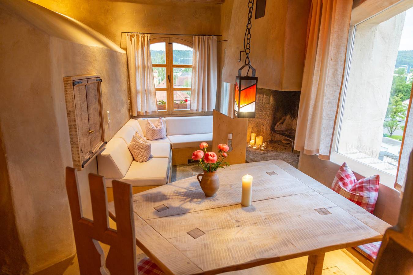 Ganze Ferienwohnung, Herzogpalais im Turm zu Schloss Schedling in Trostberg, Landkreis Traunstein