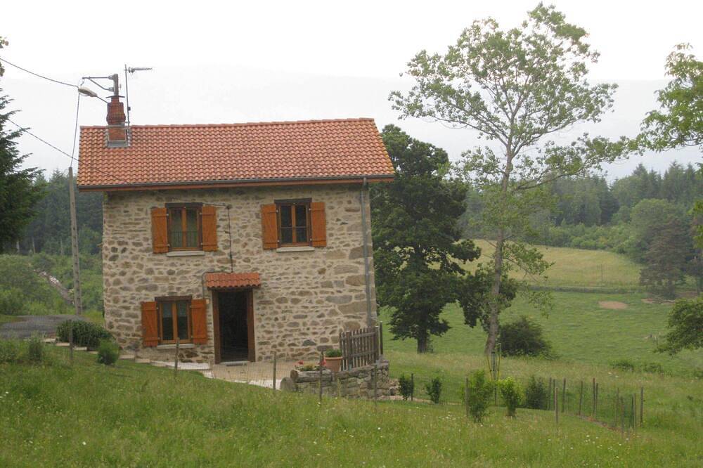 Charming little house in Thiolières, Livradois-Forez Regional Nature Park