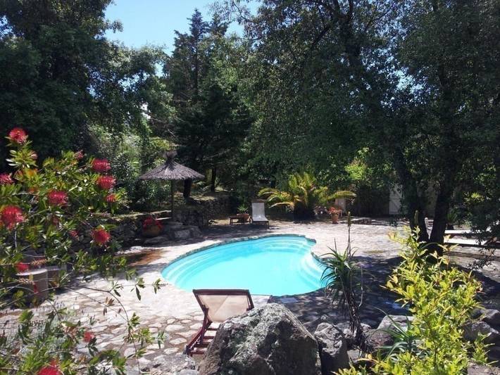 Casa de huéspedes para 4 personas, con jardín además de terraza y piscina - 1